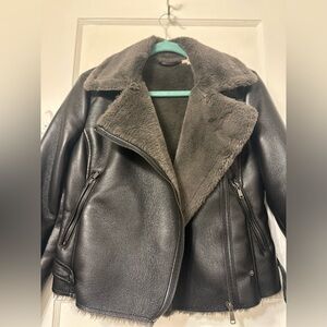 BEAUTIFUL Faux leather and fur short coat
